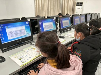 創(chuàng)意激發(fā)思維火花，科技賦能未來成長——記合肥某小學(xué)信息科技學(xué)科期末測評活動